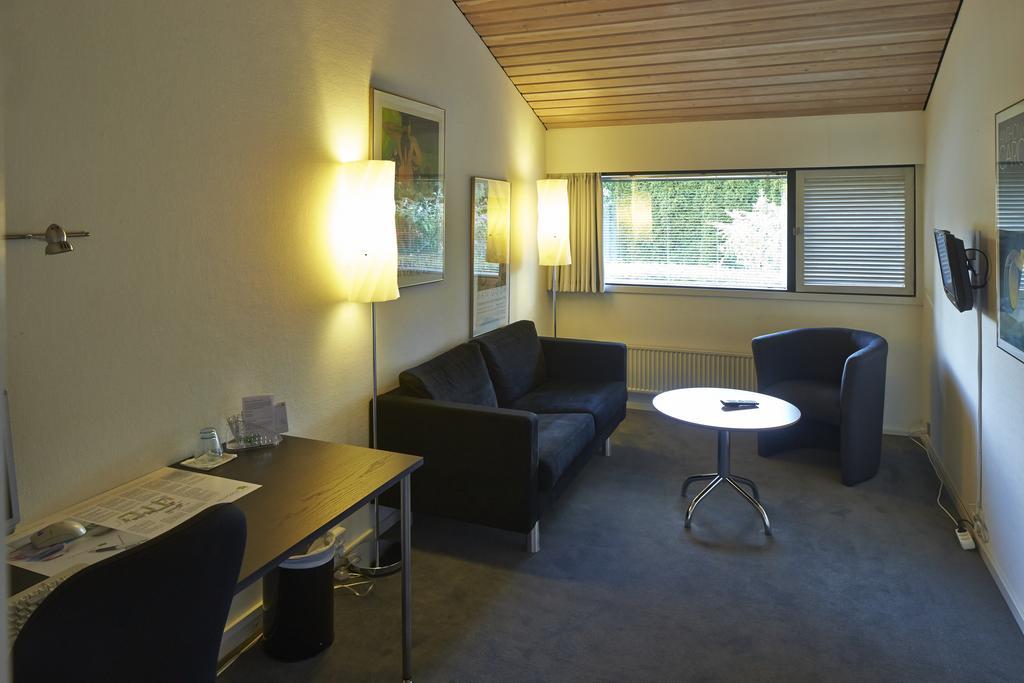 Vilvorde Kursuscenter Hotel Charlottenlund Kamer foto
